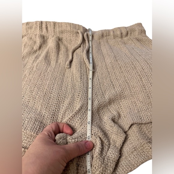H&M Women’s Tweed Jacquard Beach Shorts Nude Beige High Rise - Size Large - Picture 6 of 8